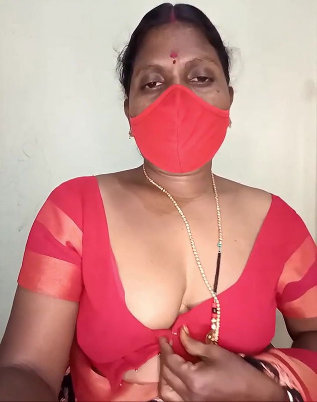Telugu Aunty beautiful boobs show