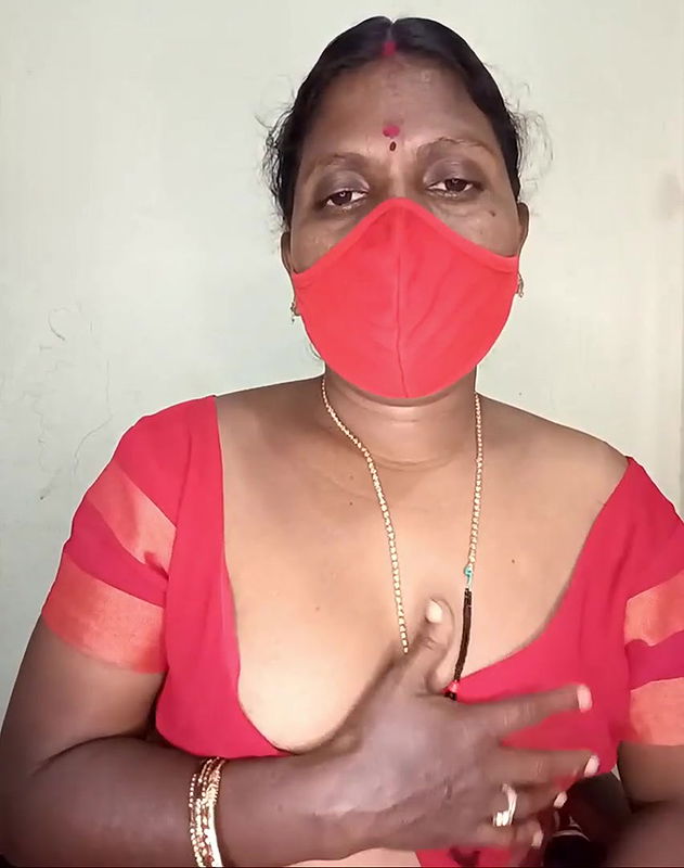 Telugu Aunty beautiful boobs show