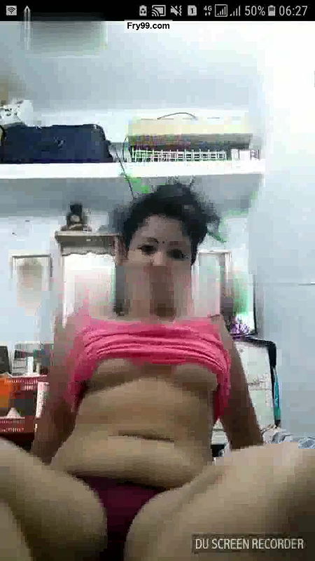 Hot Desi Girl Show Her Boobs On Video Call To Boyfriend
