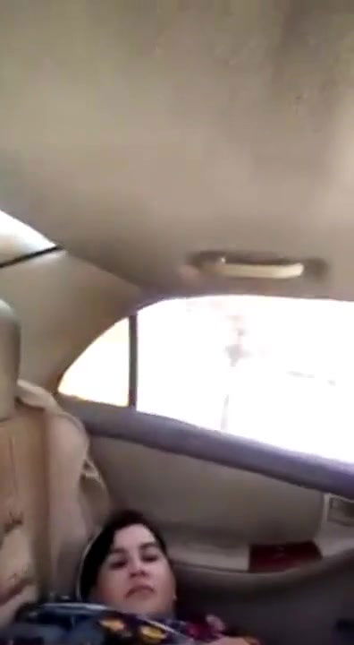 Paki Bhabi Showing Pussy Inside Running Car