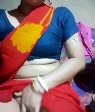 Assame Boudi Pussy Fingering