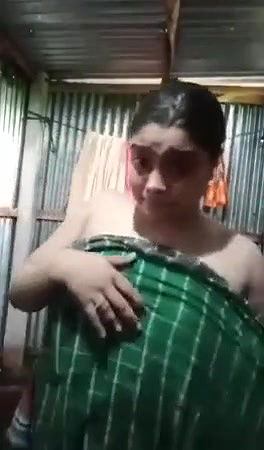 Bangladeshi Beautiful Sexy Married Bhabi Bathing New ClipUpdate