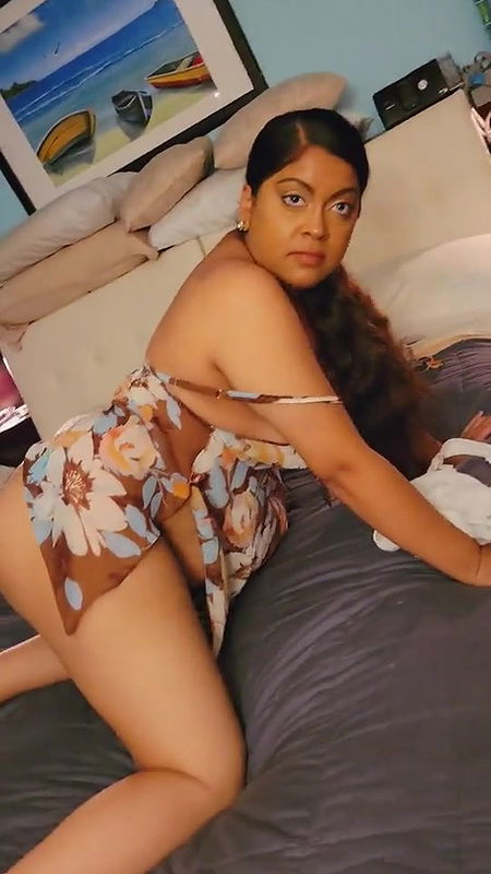 Mom is extreemly Horny 2