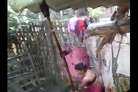 topless bahbhi bath outdoor
