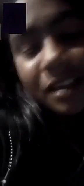 desi young girl showing boob on vc