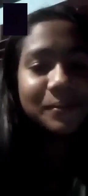 desi young girl showing boob on vc