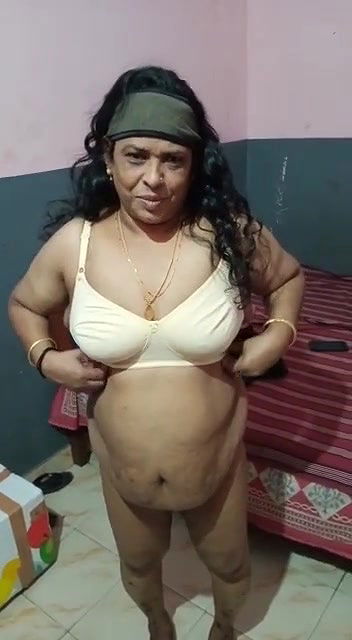 mom dress change video