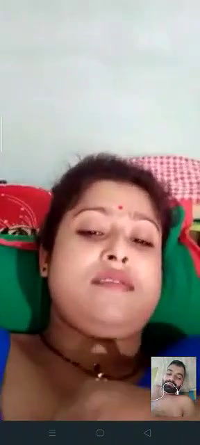 hot bhabhi showing her asset on vc to devar