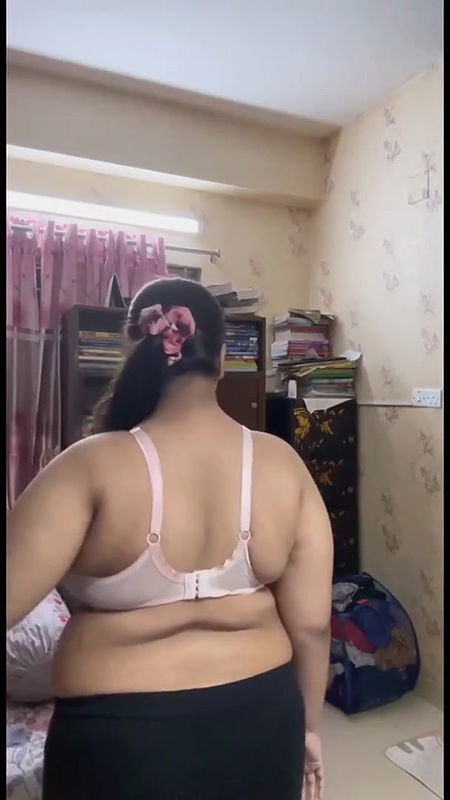 bbw desi girl showing big boob