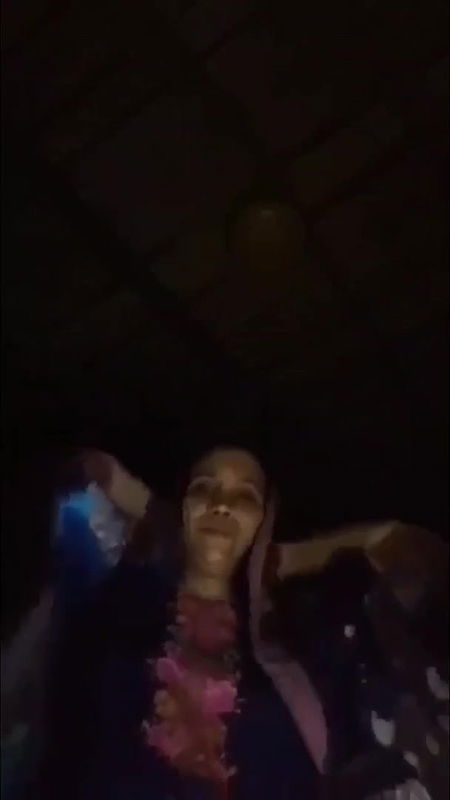 hijabi bhabhi ne chikni choot dikhayi