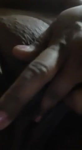 Chubby Srilankan girl nude MMS video