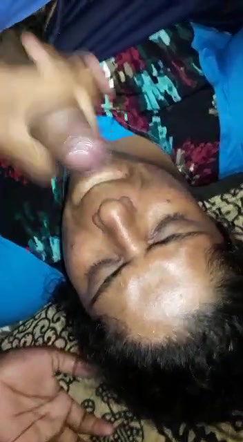 Indian widow cum facial MMS video