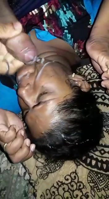 Indian widow cum facial MMS video