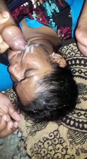 Indian widow cum facial MMS video