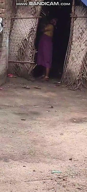 Aunty Bathing Secretly Captured 2