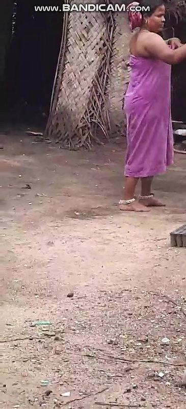 Aunty Bathing Secretly Captured 2