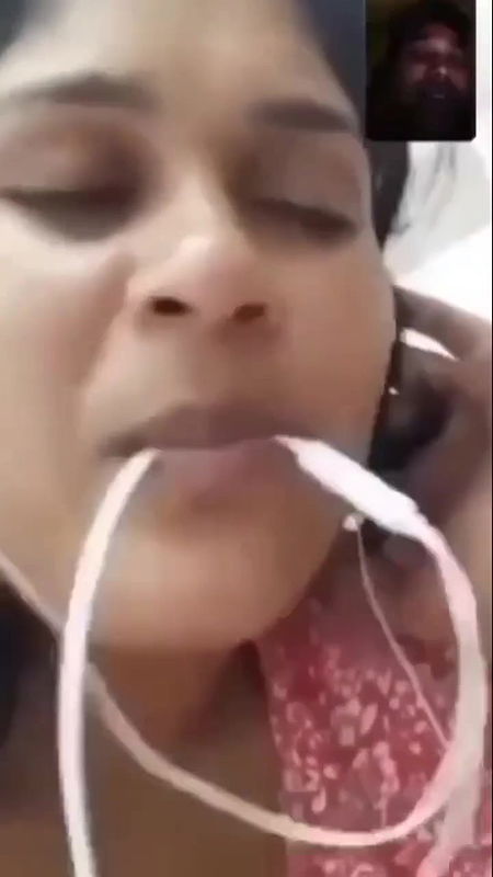 Cheater Bhabhi Showing On Video Call