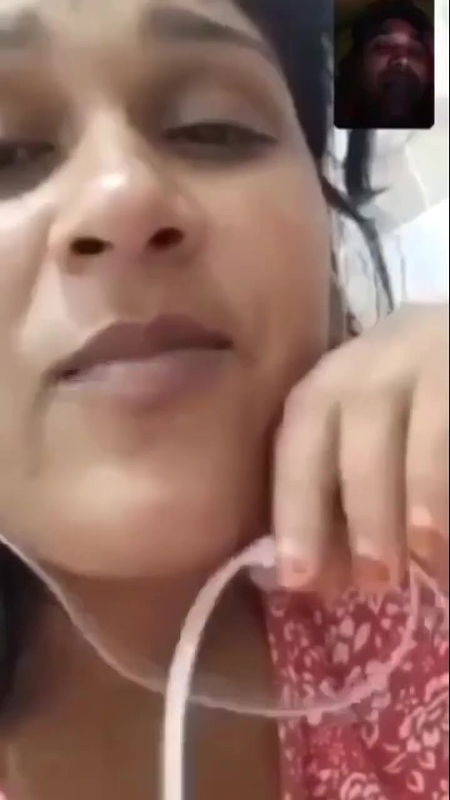 Cheater Bhabhi Showing On Video Call