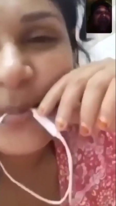 Cheater Bhabhi Showing On Video Call