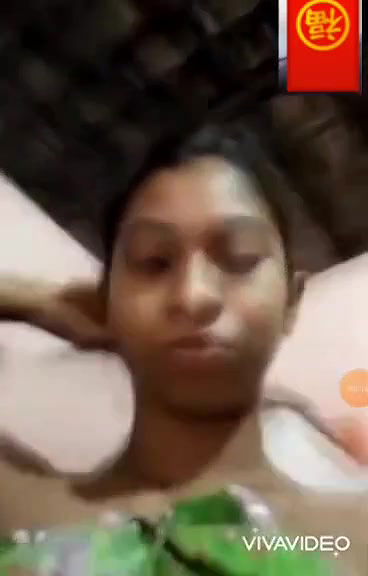 ladki ne vc mein boob dikhayi