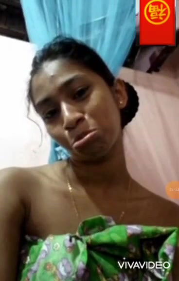 ladki ne vc mein boob dikhayi