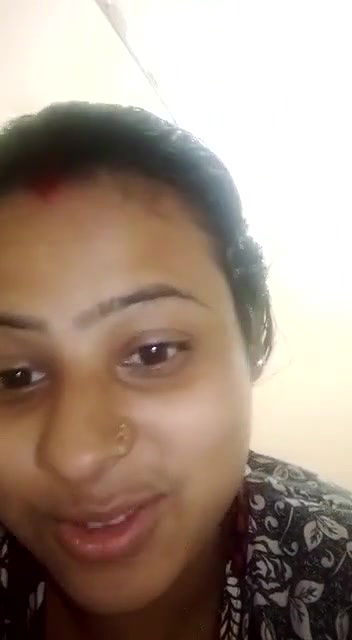 bahbhi showing her assets