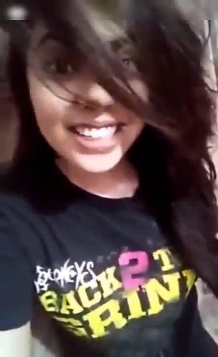 tiktoker showing boob