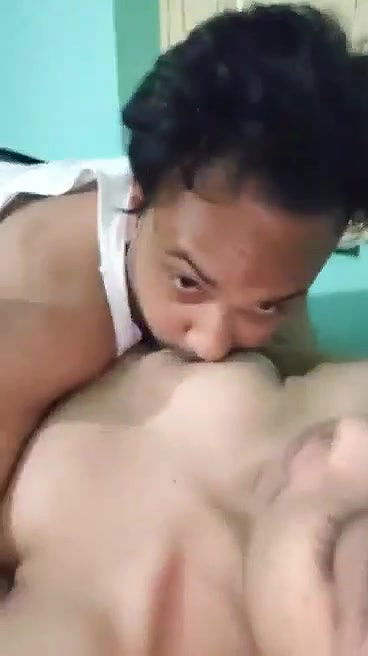 bf ne gf ki boob chusi