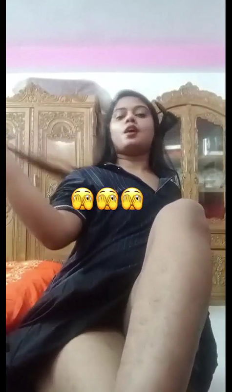 dancing and nude pussy rubbing