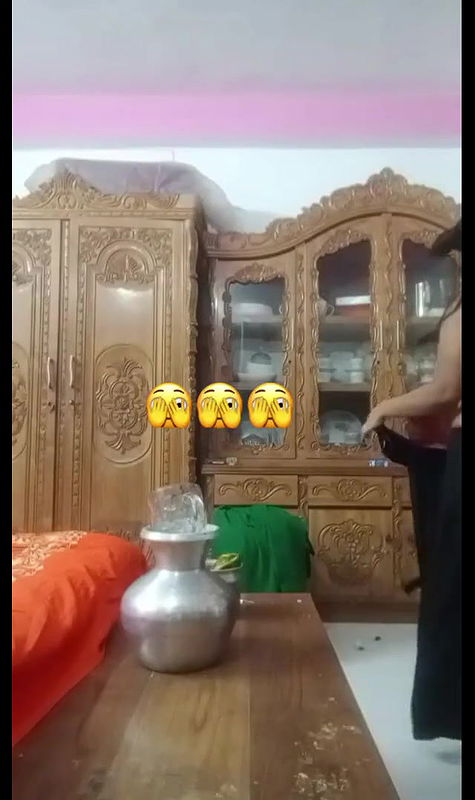 dancing and nude pussy rubbing