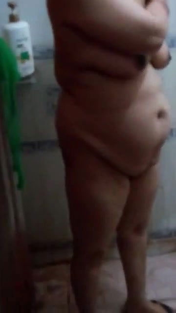 bbw desi bhabhi nude bath