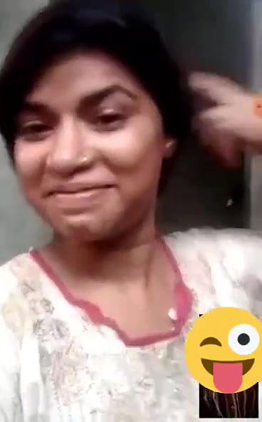 teen girl showing round boob