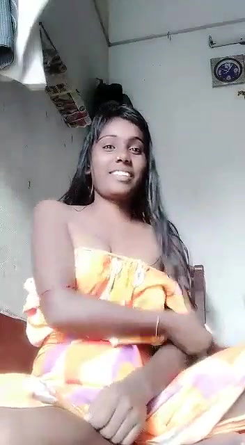 ladki ne chuche dikhayi