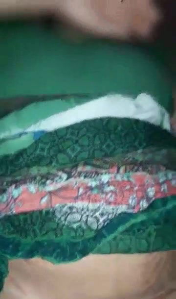 pussy show and boob pressing of saree bhabhi