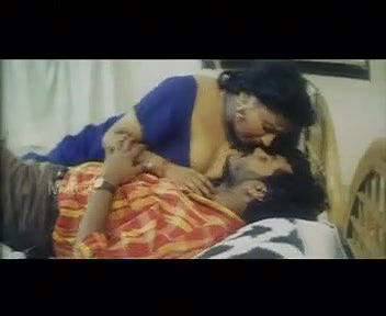 Chanchale Aunty Hot in Blue Saree