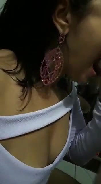 Sexy NRI GF blowjob MMS video