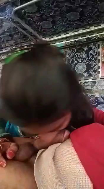 Local Desi Randi blowjob to a truck driver MMS