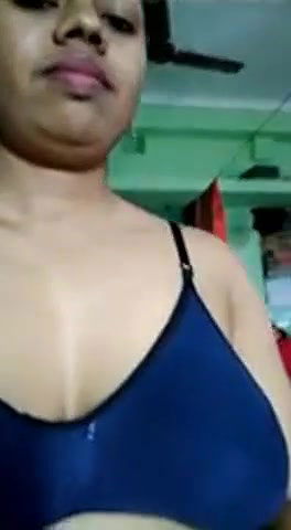 Desi horny girl nude MMS video