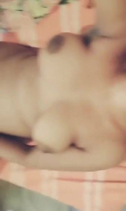 Sexy Indian bitch masturbating