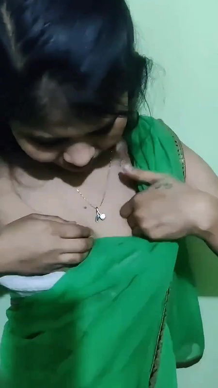 Bengali Horny Wife Milking Boobs