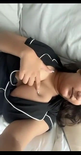 Indian Big Boobs Baddie Showing