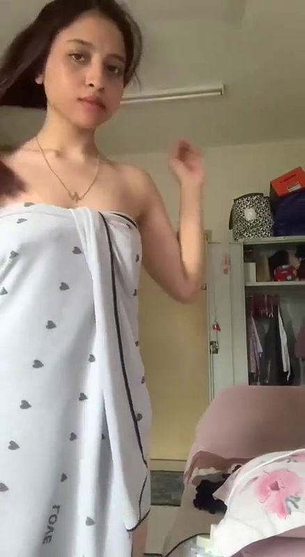 Sexy Girl Full Nude Teasing