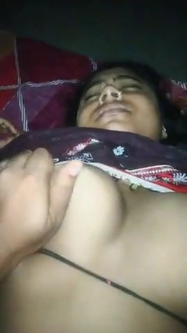 dehati bhabhi ko patake choda