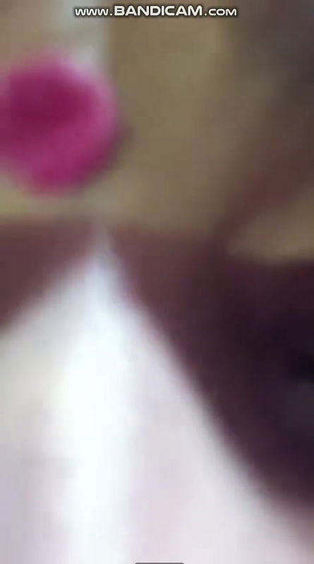 Mature Desi Aunty Showing Boobs