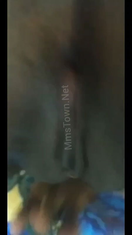 Tamil Aunty Fingering Her Shaved Choot