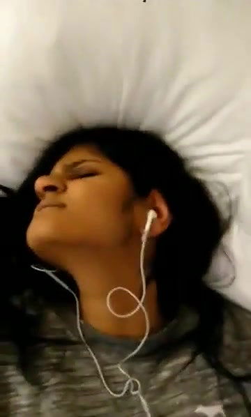 Girlfriend Ki Chut Me Ungli Karta Hua Boyfriend