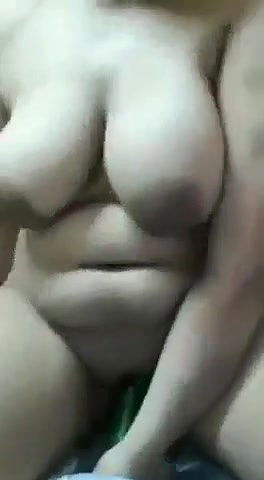 Khira Se Khud Ki Chudai Karti Hui Kamuk Ladki