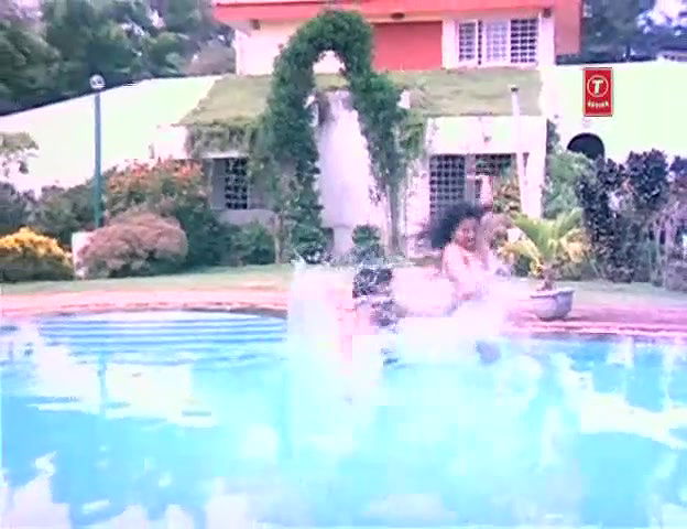 Huge Mallu Aunty Bikini