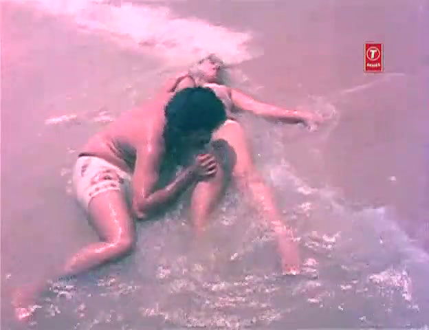 Huge Mallu Aunty Bikini