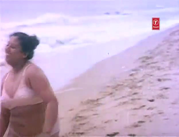 Huge Mallu Aunty Bikini